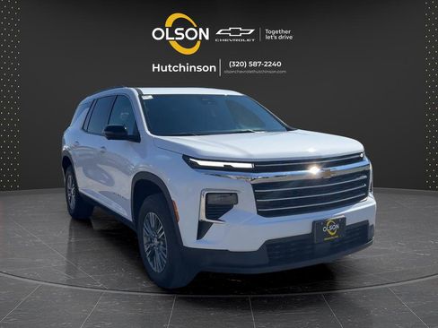 Used 2025 Chevrolet Traverse LT w/ Driver Confidence Package AWD/4WD image 28