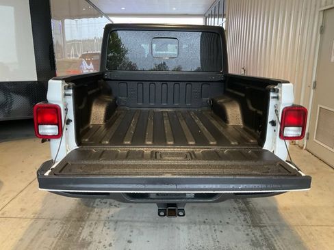 Used 2024 Jeep Gladiator Sport image 18