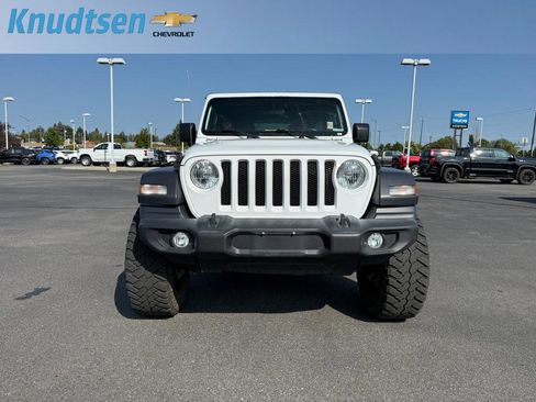 Used 2020 Jeep Wrangler Unlimited Sport S image 2