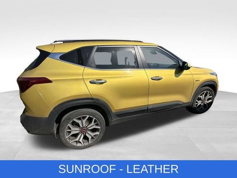 Used 2021 Kia Seltos SX w/ SX Sunroof Package AWD/4WD image 2