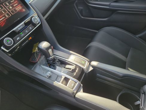 Used 2019 Honda Civic Sport image 8