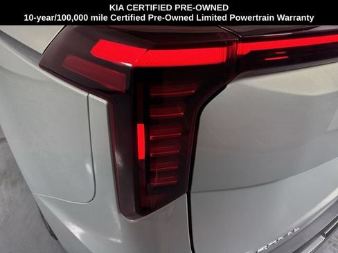 Certified 2025 Kia Carnival SX Prestige FWD image 30