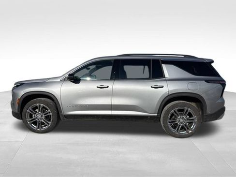Used 2025 Chevrolet Traverse LT w/ Enhanced Driving Package AWD/4WD image 35