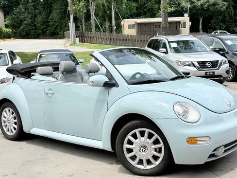 Used 2004 Volkswagen Beetle GLS FWD image 2