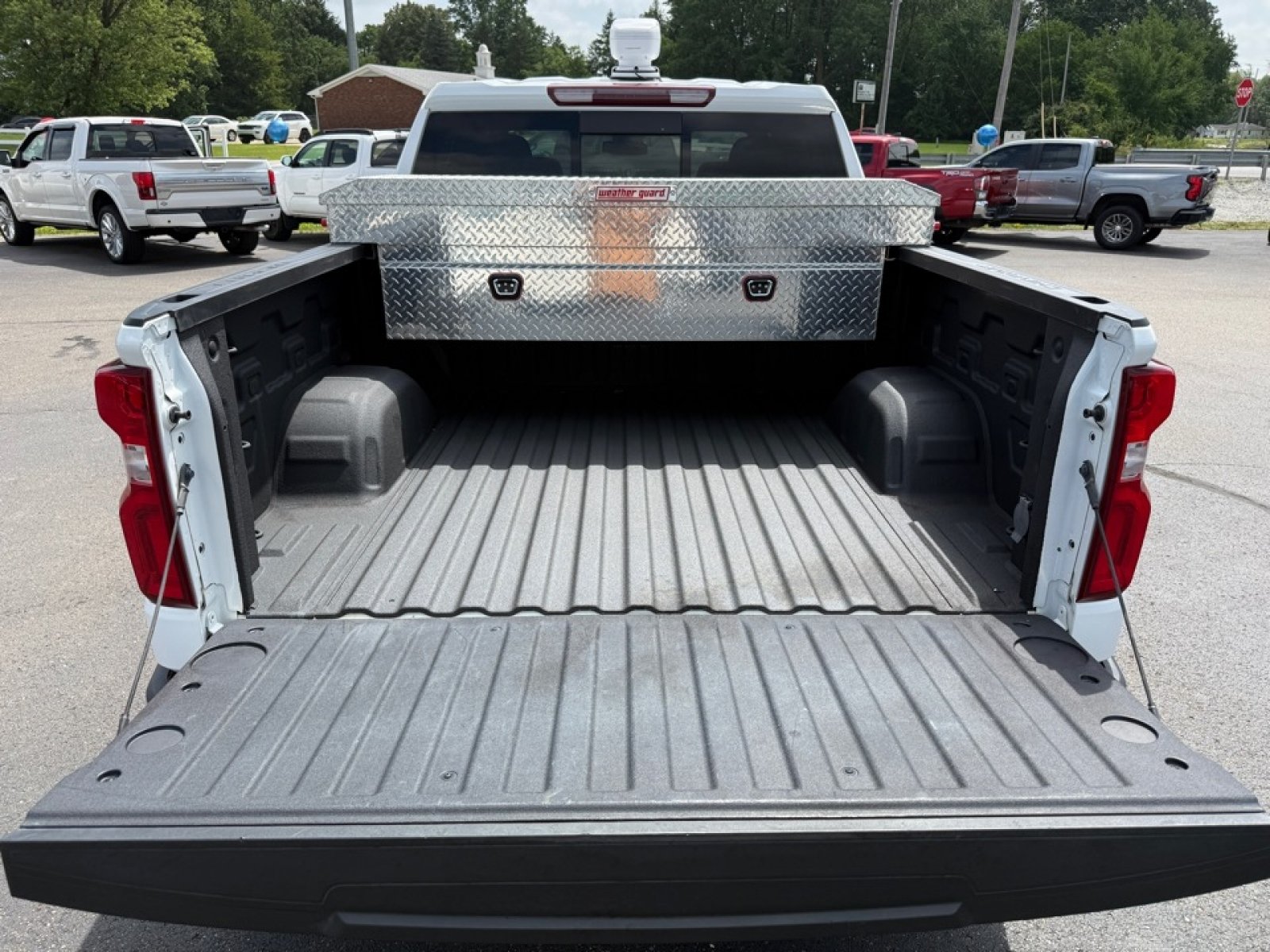 Used 2023 Chevrolet Silverado 1500 LTZ w/ LTZ Convenience Package II AWD/4WD image 38
