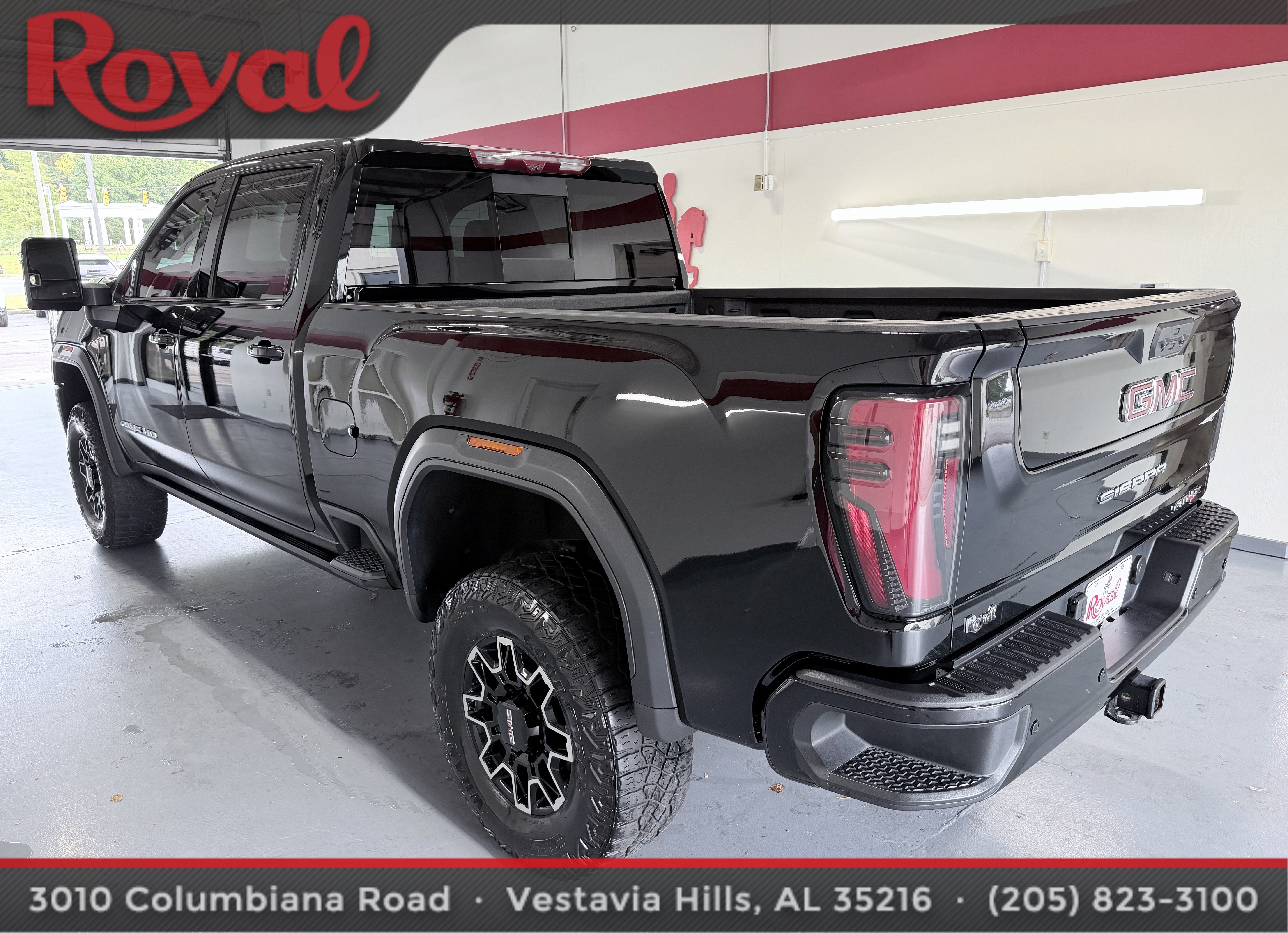 Used 2025 GMC Sierra 2500 AT4X AWD/4WD image 7