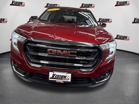 Used 2024 GMC Terrain AT4 AWD/4WD image 2
