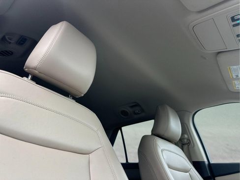 Used 2023 Ford Explorer XLT w/ Equipment Group 202A image 18