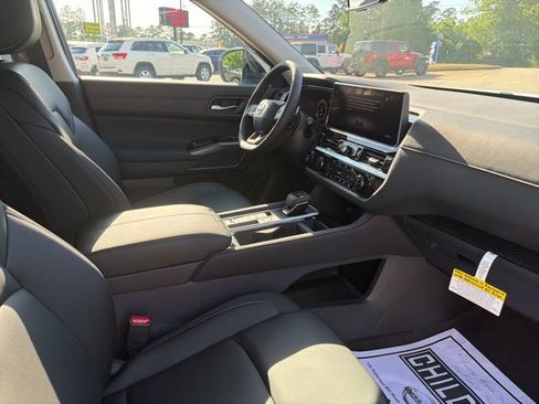 New 2026 Nissan Pathfinder SL w/ SL Premium Package FWD image 19