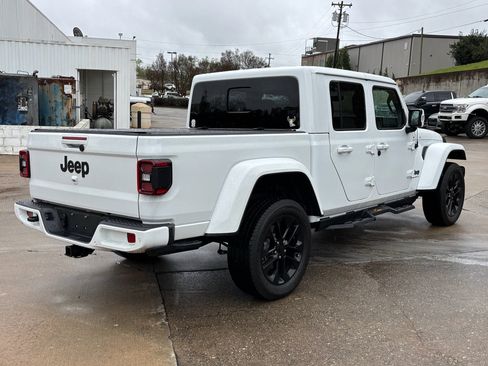 Used 2023 Jeep Gladiator Overland image 6