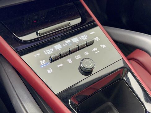 Certified 2025 Porsche Cayenne E-Hybrid AWD/4WD image 22