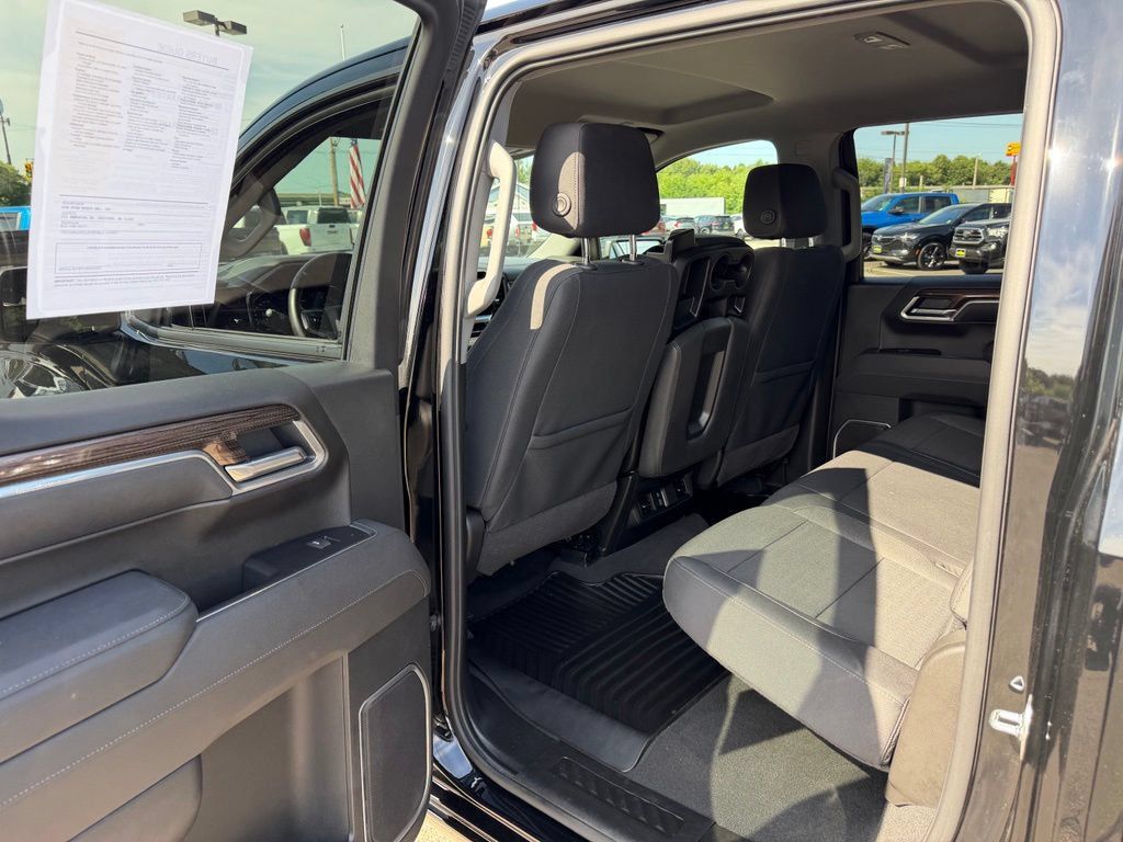 Certified 2026 Chevrolet Silverado 1500 RST AWD/4WD image 11