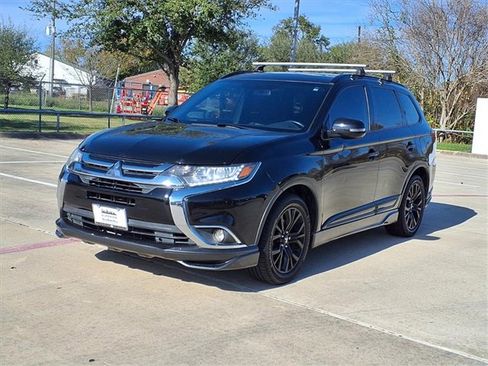 Used 2018 Mitsubishi Outlander LE image 3