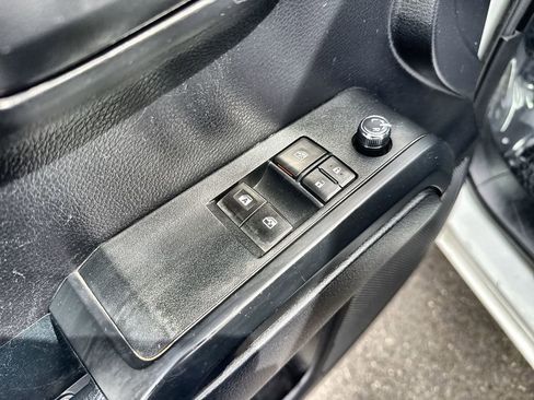 Used 2017 Toyota Tacoma SR image 13