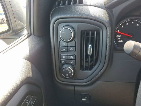 Used 2021 Chevrolet Silverado 1500 Custom AWD/4WD image 22