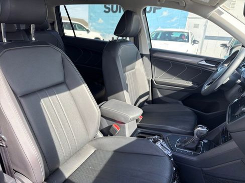 Used 2023 Volkswagen Tiguan SE FWD image 35