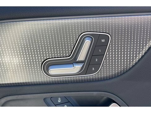 Used 2021 Mercedes-Benz GLA 250 image 23