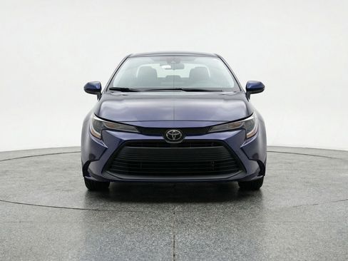 Used 2025 Toyota Corolla LE FWD image 2