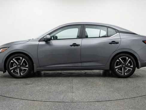 Used 2025 Nissan Sentra SV FWD image 5