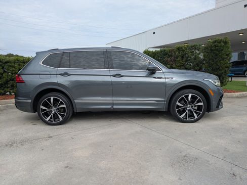 Used 2022 Volkswagen Tiguan SEL R-Line AWD/4WD image 3