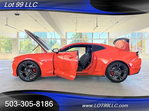 Used 2020 Chevrolet Camaro SS RWD image 25