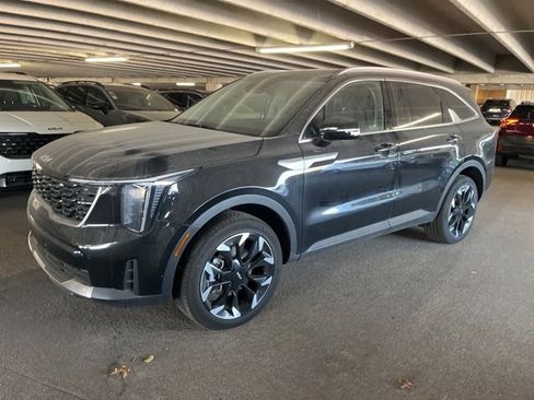 Used 2025 Kia Sorento EX image 2