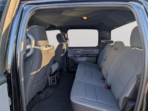 Used 2022 RAM 1500 Big Horn AWD/4WD image 14