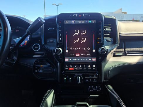 Used 2023 RAM 2500 Limited AWD/4WD image 17