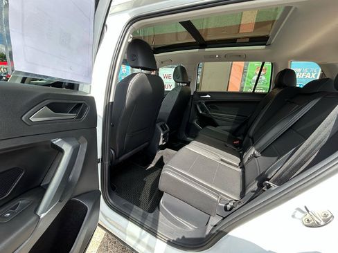 Used 2020 Volkswagen Tiguan SEL AWD/4WD image 18
