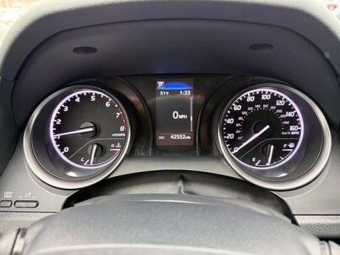 Used 2023 Toyota Camry SE image 16