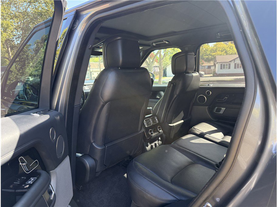 Used 2019 Land Rover Range Rover Supercharged AWD/4WD image 11
