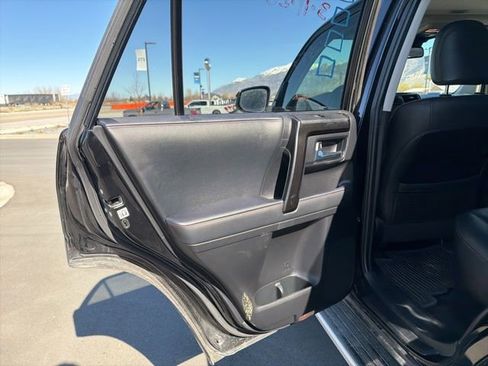 Used 2021 Toyota 4Runner TRD Off-Road Premium w/ Moonroof Package AWD/4WD image 25