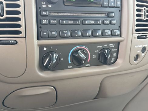 Used 2002 Ford F150 Lariat image 25