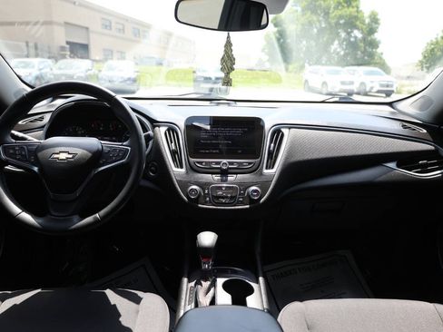 Used 2024 Chevrolet Malibu RS FWD image 14
