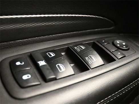 Used 2022 Dodge Durango GT image 31