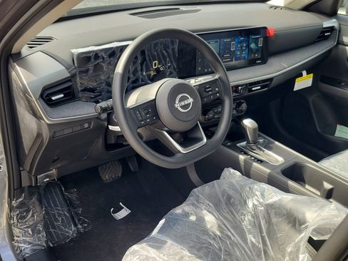 New 2026 Nissan Kicks SV w/ Charging Package FWD image 17
