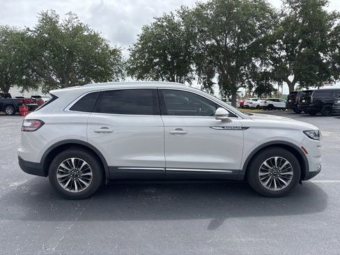 Used 2021 Lincoln Nautilus Reserve image 2