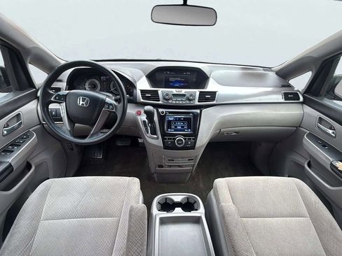 Used 2016 Honda Odyssey SE image 10