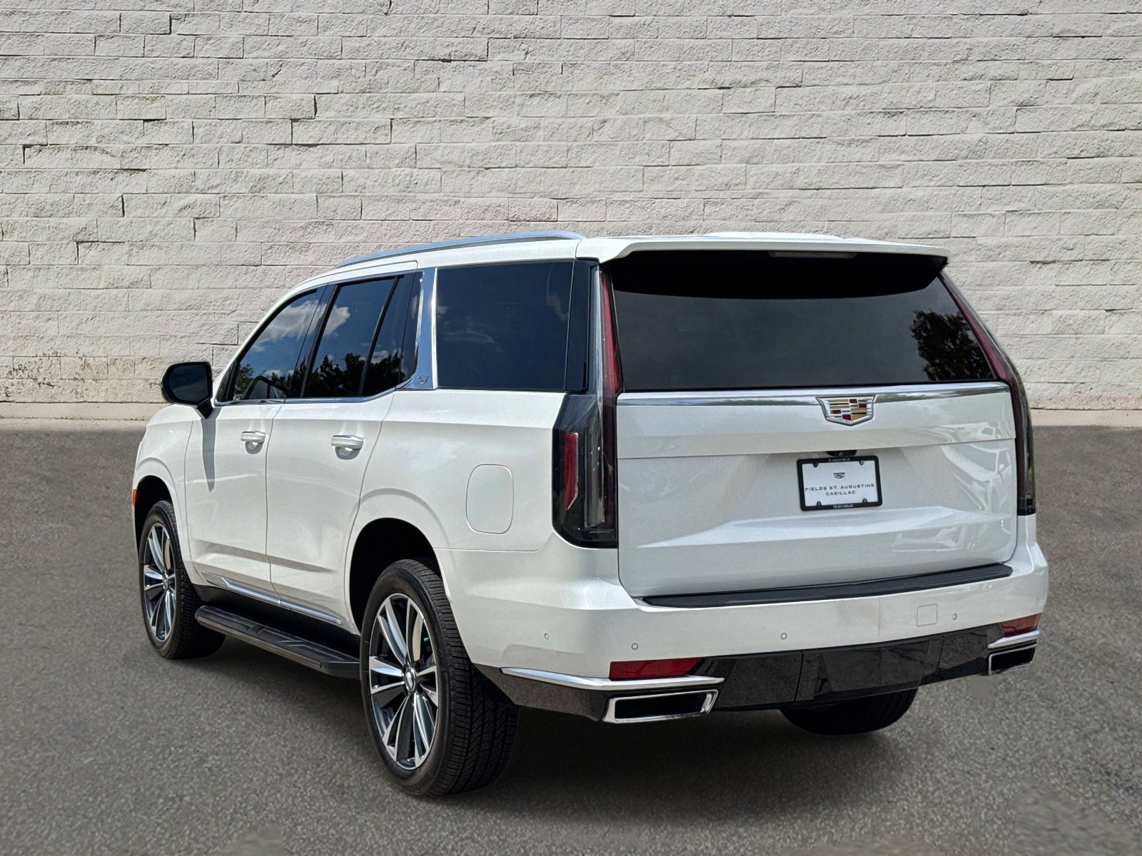 Certified 2024 Cadillac Escalade Premium Luxury AWD/4WD image 3