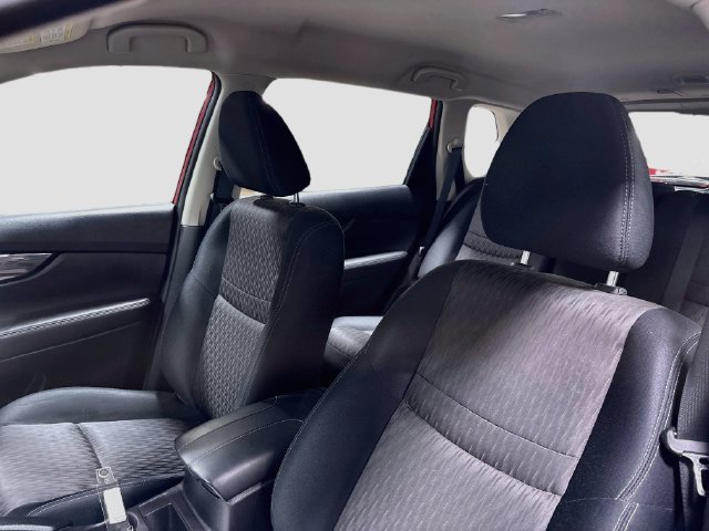 Used 2017 Nissan Rogue S AWD/4WD image 18