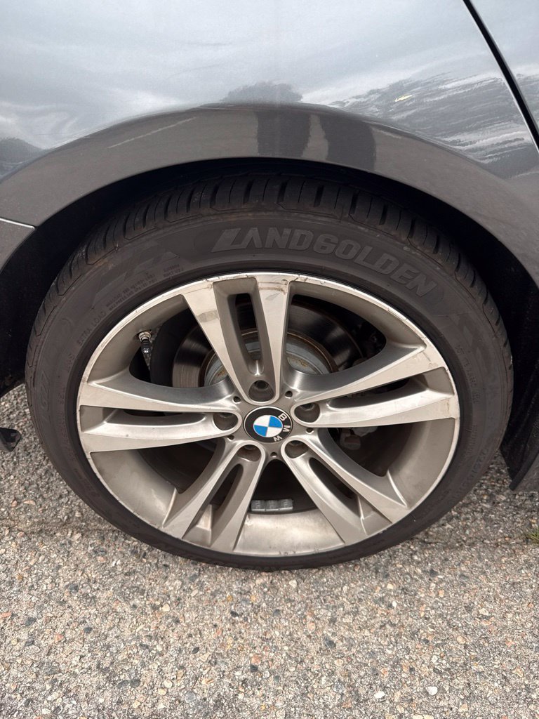 Used 2017 BMW 330i Sedan w/ Premium Package RWD image 9