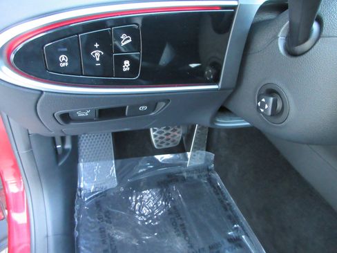 Used 2023 Genesis GV70 3.5T Sport w/ Sport Prestige Package AWD/4WD image 33