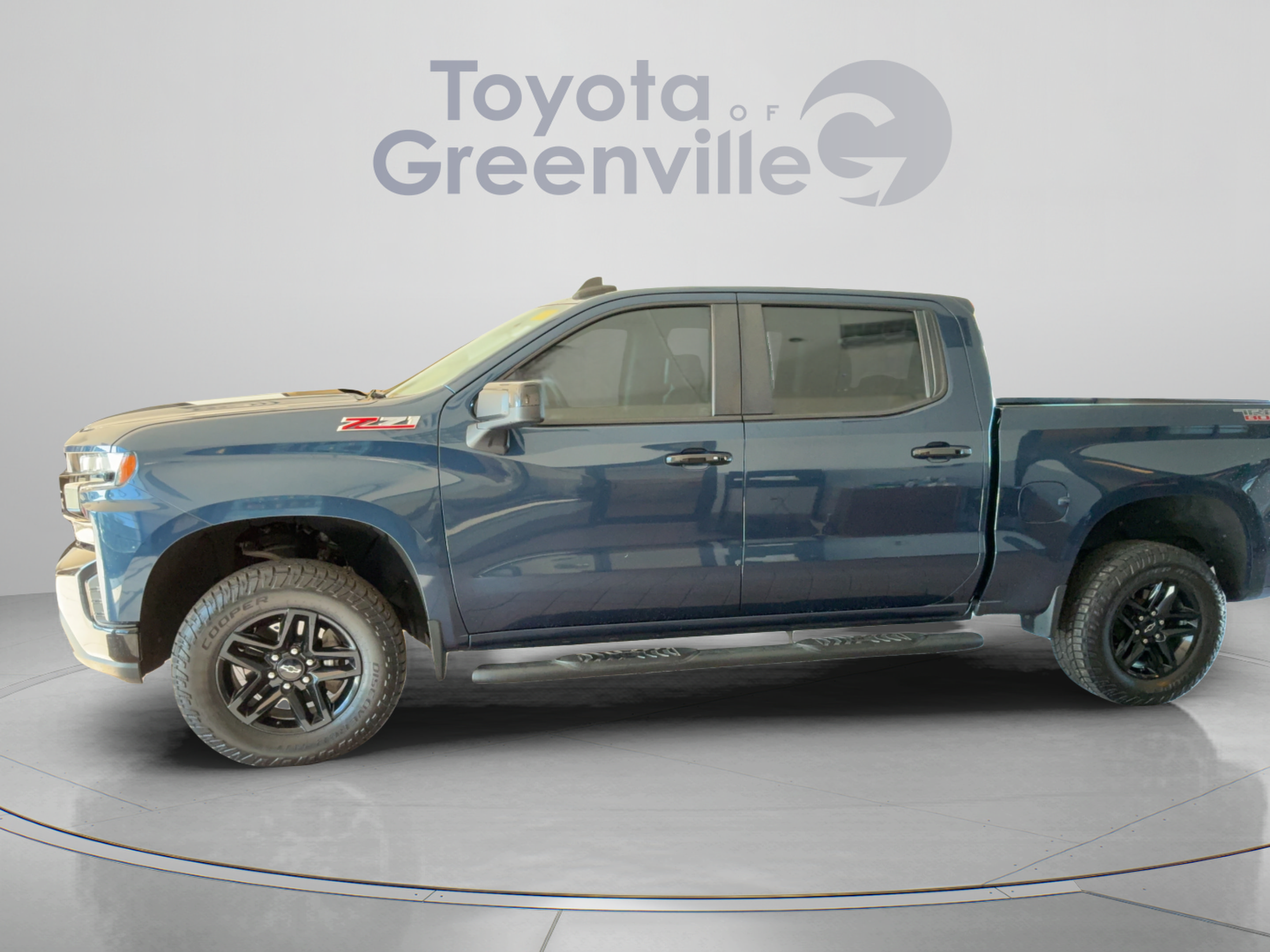 Used 2021 Chevrolet Silverado 1500 LT Trail Boss w/ Bed Protection Package AWD/4WD image 2