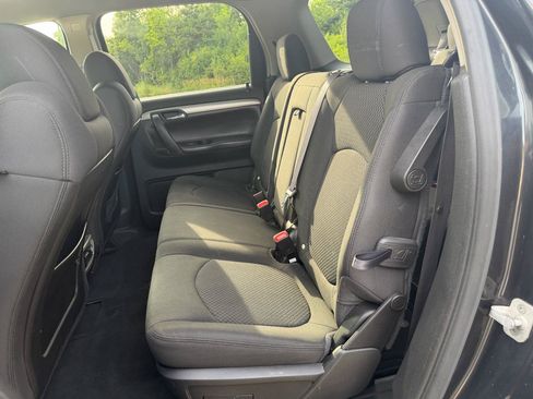 Used 2007 Saturn Outlook XE w/ Advanced Audio Pkg FWD image 31