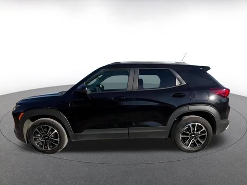 Used 2025 Chevrolet TrailBlazer LT image 9