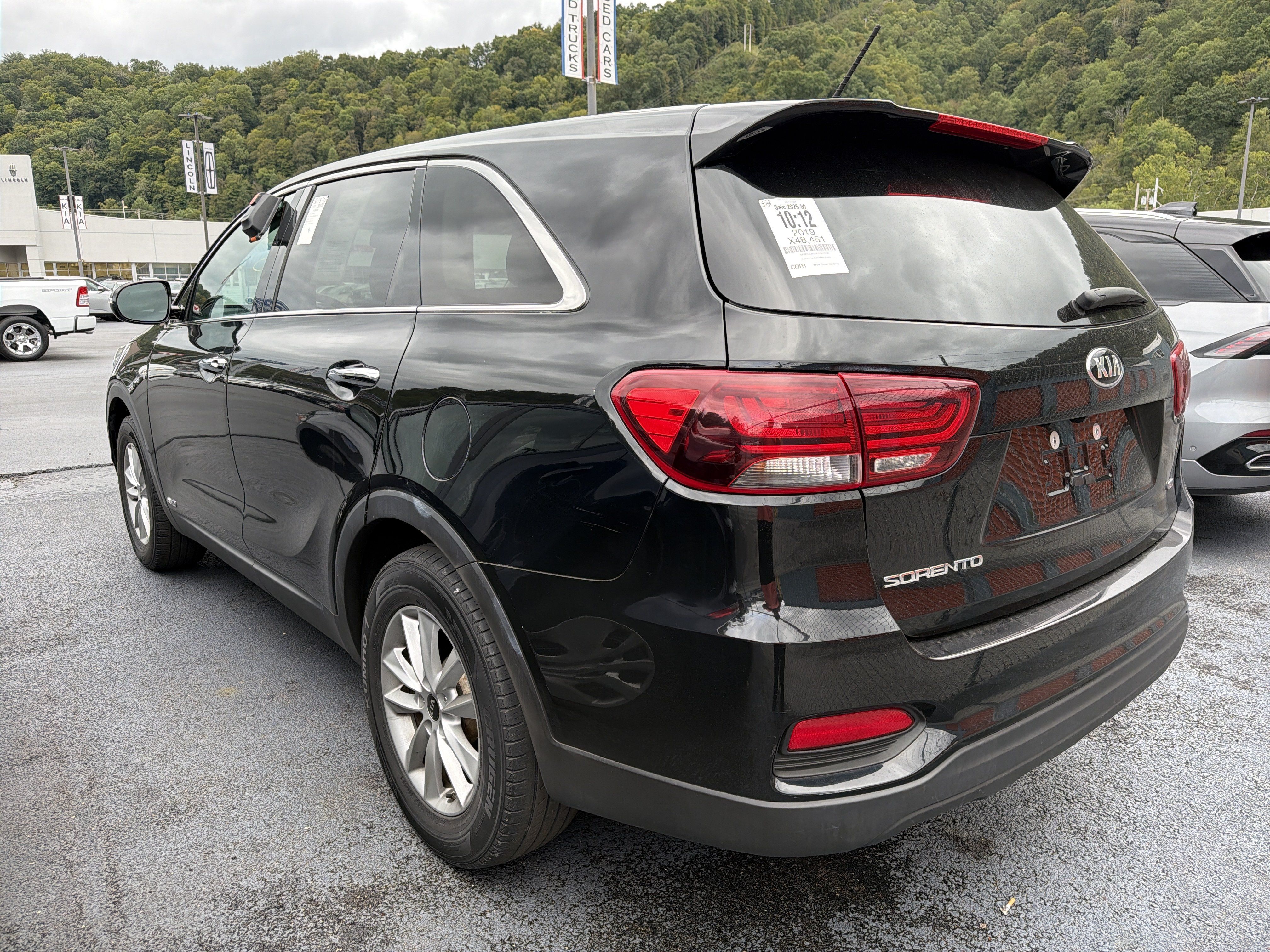 Used 2019 Kia Sorento AWD image 4