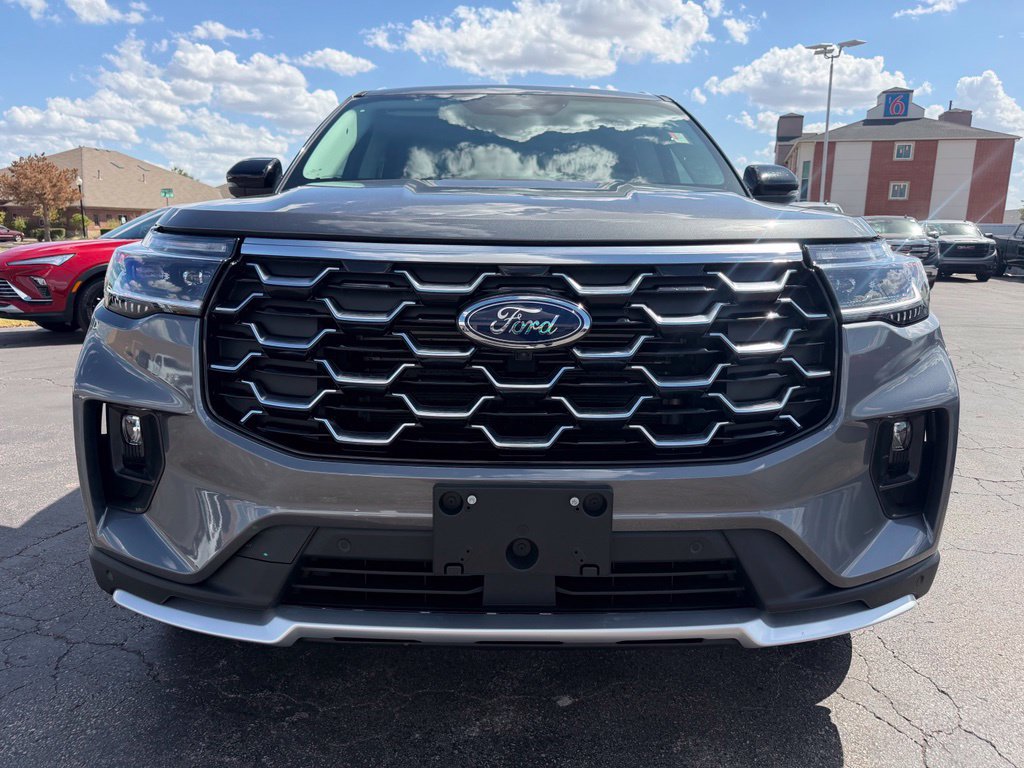 Used 2025 Ford Explorer Platinum w/ Ultimate Package AWD/4WD image 8