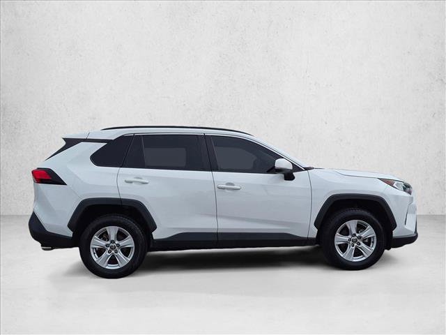 Used 2021 Toyota RAV4 XLE AWD/4WD image 4