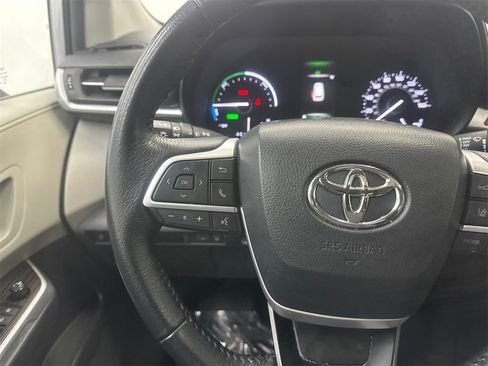 Used 2024 Toyota Sienna XLE image 26