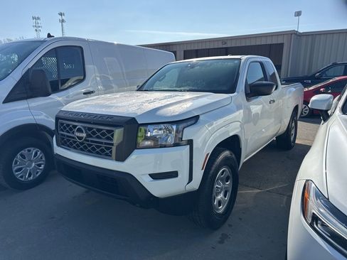 Used 2022 Nissan Frontier S image 1